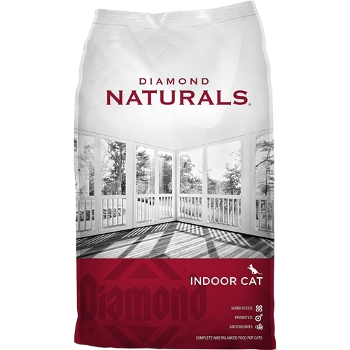 Bag of Diamond Naturals dry cat food with indoor formula featuring superfoods, probiotics, and antioxidants for cats