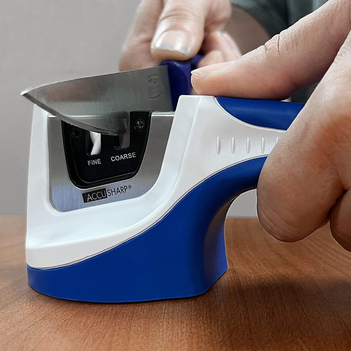 AccuSharp Knife Sharpener with Tungsten Carbide & Ceramic Rods ...